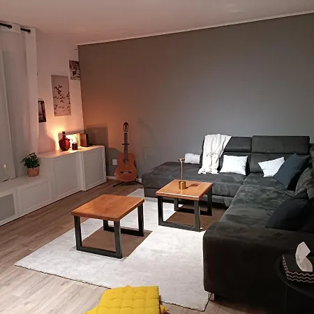 Stylish 1-Bedroom Flat With Beautiful Terrace , For A Cosy Retreat Estrasburgo Exterior foto