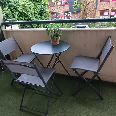 Stylish 1-Bedroom Flat With Beautiful Terrace , For A Cosy Retreat Estrasburgo Exterior foto