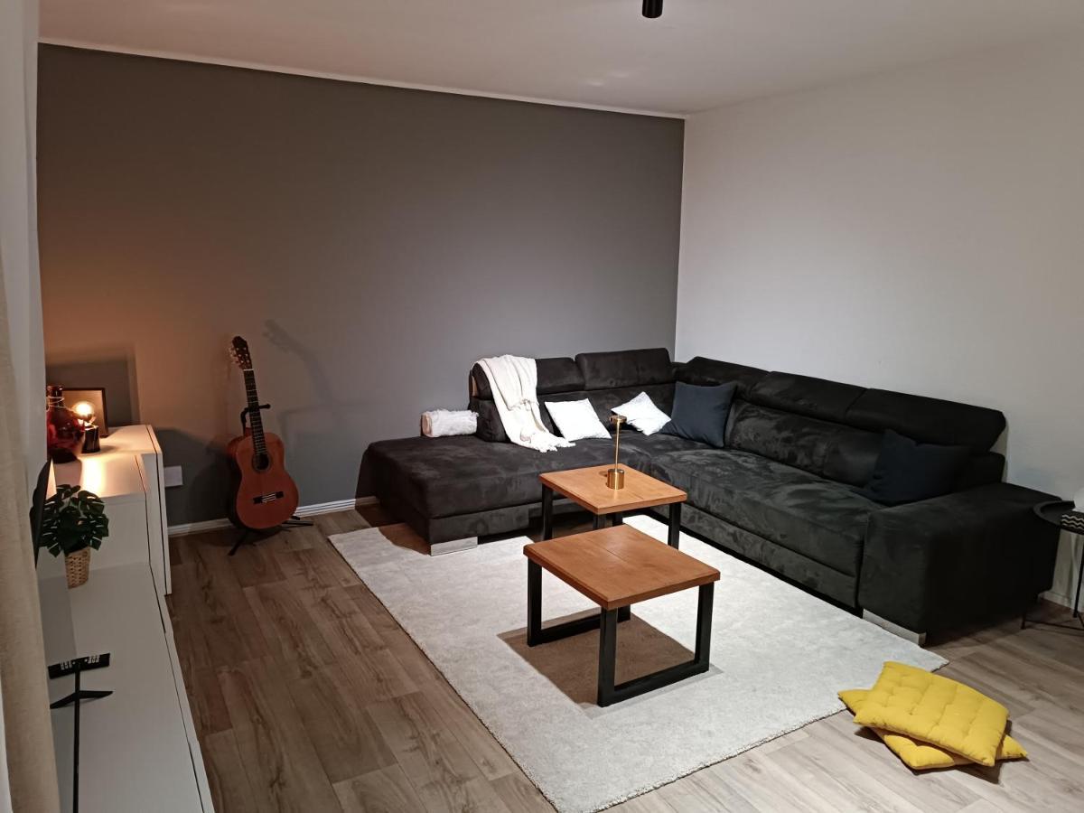 Stylish 1-bedroom Flat With Beautiful Terrace , For A Cosy Retreat Apartamento *